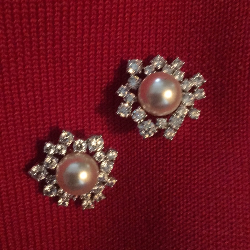 Beautiful   pearl earring